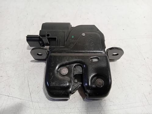 SLOTVANGER ACHTERKLEP ELEKTR. Duster (SR) (905039428R), Auto-onderdelen, Carrosserie, Achterklep, Dacia, Gebruikt