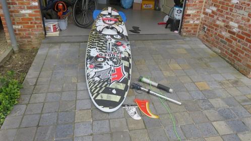 Black friday deal F2 rodeo surfboard 96L met 2 vinnen een ma, Watersport en Boten, Windsurfen, Gebruikt, Plank, Ophalen