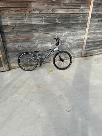 Bmx 5 keer mee naar school gereden beschikbaar voor biedingen