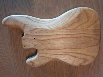 Precision Body Swamp Ash 2,1 kg Guitarbuild UK, Enlèvement, Utilisé
