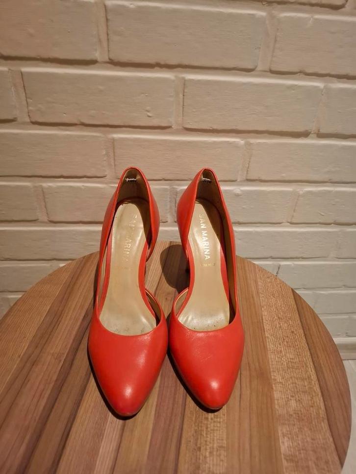 Rode pumps maat 39, Kleding | Dames, Schoenen, Zo goed als nieuw, Pumps, Ophalen