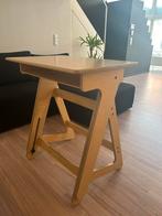 Houten verstelbare tafel, Maison & Meubles, Bureaux, Enlèvement, Avec roues, Comme neuf, Bureau debout