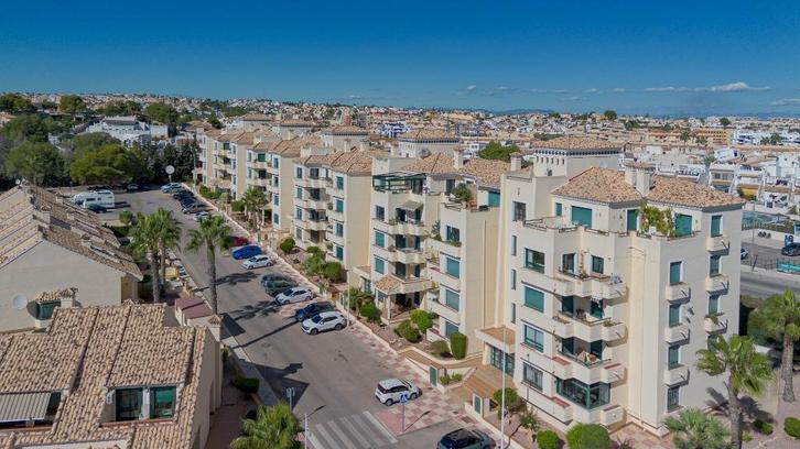 Gerenoveerd penthouse te koop in Lomas de Campoamor Golf,, Immo, Buitenland, Spanje, Appartement, Landelijk