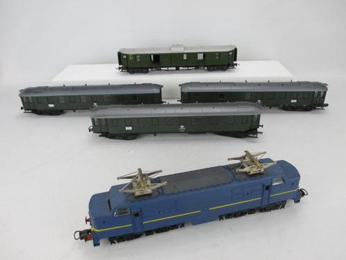 Lima Nederlandse electrische loc en 4 wagons, Hobby en Vrije tijd, Modeltreinen | H0, Zo goed als nieuw, Treinset, Gelijkstroom