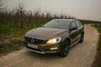 Volvo V60 Cross Country D3 Momentum Man - 2015, 203500 Km, Auto's, Voorwielaandrijving, 264 g/km, 4 cilinders, Leder