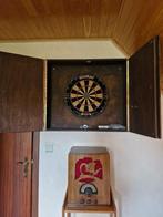 Dartsblok in kast met pijlen, Ophalen, Gebruikt, Dartbord met pijlen