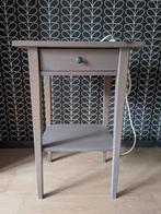 HEMNES nachtkastje met stekkerdoos, Huis en Inrichting, Slaapkamer | Nachtkastjes, Ophalen, Gebruikt, Hout