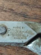 Vieux ciseaux, Enlèvement