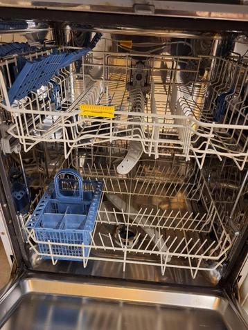 vaatwasmachine beschikbaar voor biedingen
