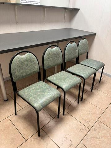Stoelen beschikbaar voor biedingen