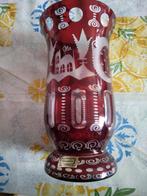 Oud vaasje Boheems glas, Enlèvement