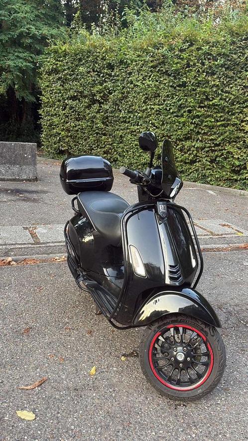 Vespa sprint B KLASSE, Fietsen en Brommers, Snorfietsen en Snorscooters, Zo goed als nieuw, Vespa, Ophalen of Verzenden