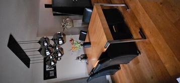 Tk eettafel en bijbehorende salontafel en stoelen  beschikbaar voor biedingen