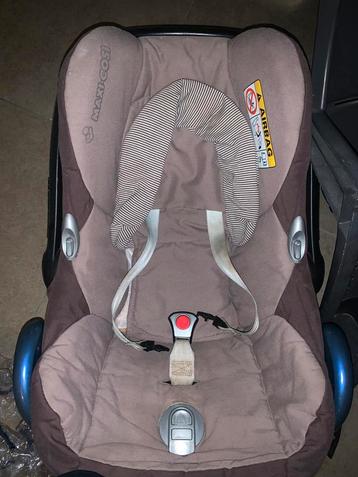 MAXI COSI autostoeltje en GRATIS buggy regenhoes beschikbaar voor biedingen