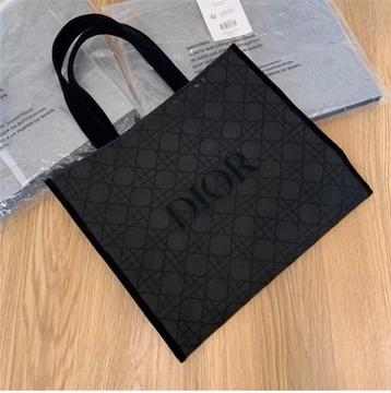 Dior Beauty Tote Bag Complimentary gift beschikbaar voor biedingen