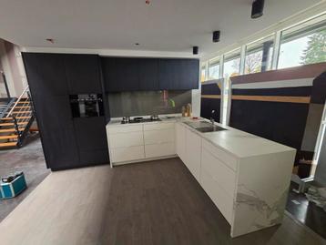 Toonzaalkeuken met Novy toestellen  beschikbaar voor biedingen