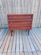 Klassiek / Vintage ladekastje van kersen hout, Ophalen, 50 tot 100 cm, Zo goed als nieuw, 3 of 4 laden