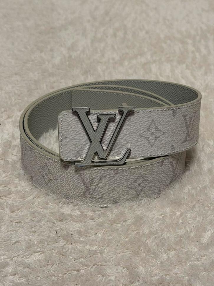 Louis Vuitton Initiales 40mm Reversible Riem Wit, Kleding | Heren, Riemen en Ceintuurs, Zo goed als nieuw, Riem of Ceintuur, 105 tot 115 cm