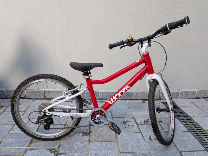 Woom 4 rouge, Vélos & Vélomoteurs, Vélos | Garçons, Comme neuf, 20 pouces, Frein à main, Vitesses