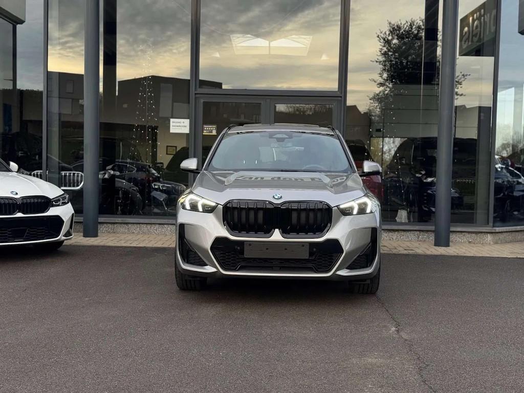 BMW X1 sDrive18i M Sport Pro / PANODAK / KEYL / ADAPT LED, Autos, BMW, Argent ou Gris, Achat, Entreprise, 5 portes