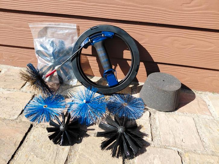 ​Wöhler flexibele haspel met schoorsteenborstels 15 meter, Handtassen en Accessoires, Piercings, Ophalen