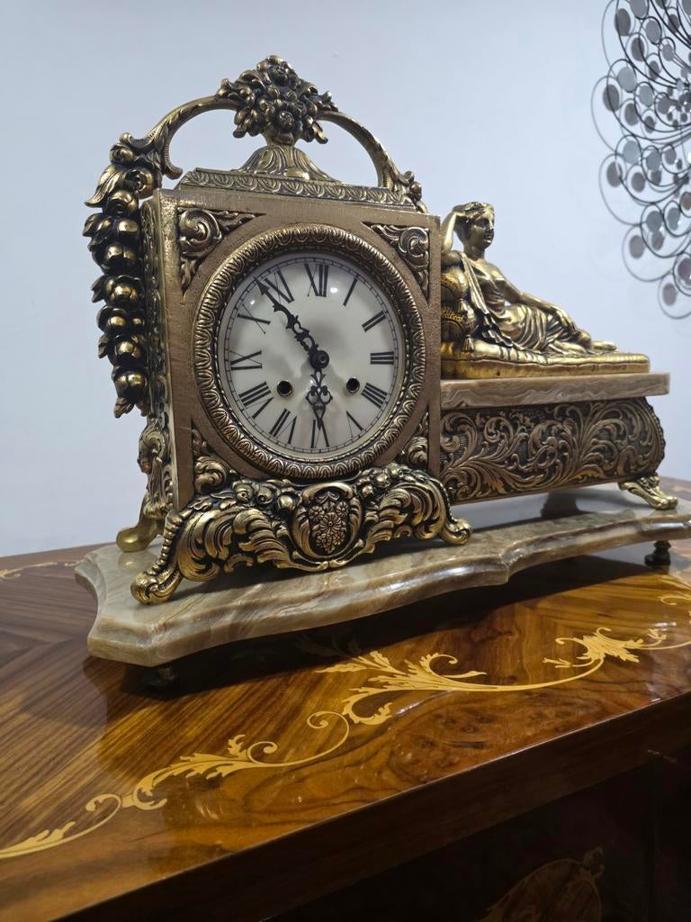 Schouw klok mechanish marmer en koper 20 kg ongeveer, Antiquités & Art, Antiquités | Horloges, Enlèvement