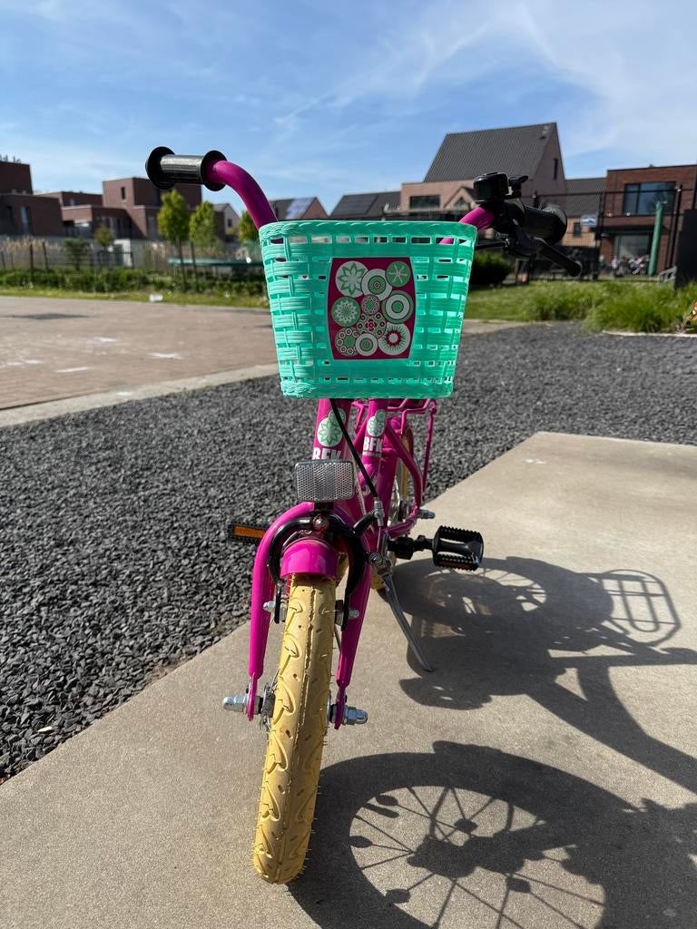 12,5” fiets met hand- en terugtraprem + mandje, Vélos & Vélomoteurs, Vélos | Filles, Frein à rétropédalage, Enlèvement, Utilisé