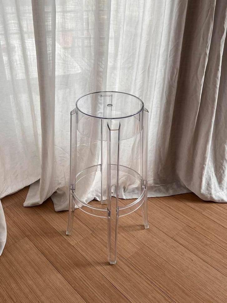 KARTELL Tabouret haut Charles Ghost/Philippe Starck, Maison & Meubles, Accessoires pour la Maison | Porte-bouteilles, Utilisé