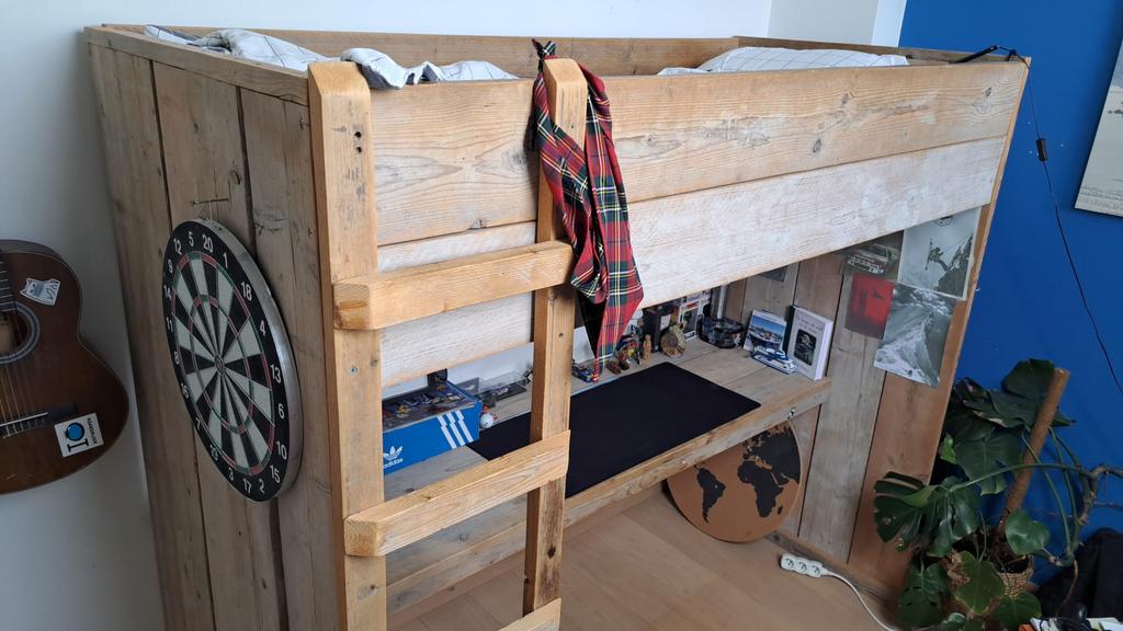 Hoogslaper in steigerhout, Kinderen en Baby's, Kinderkamer | Stapelbedden en Hoogslapers, Zo goed als nieuw, Hoogslaper, Ophalen