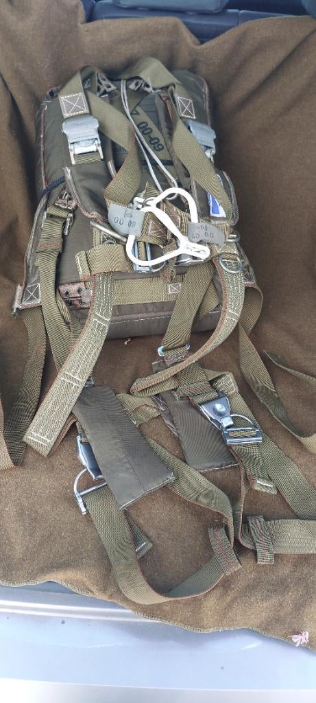 BALLE. Parachute, Collections, Enlèvement