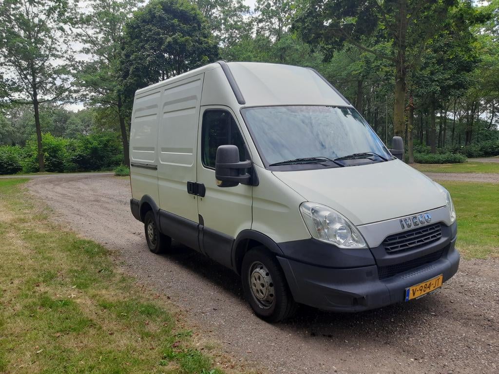 Iveco Daily vrachtbus  35S13 bus 3500kg, Auto's, Bestelwagens en Lichte vracht, Bedrijf, ABS, Airbags, Mistlampen, Parkeercamera