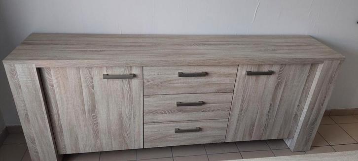 EEN KOOPJE: Dressoir, vitrine kast en tafel met 6 stoelen., Huis en Inrichting, Kasten | Dressoirs, Ophalen