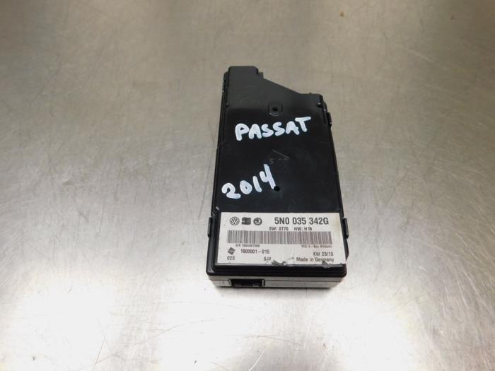 Regelunit Multi Media van een Volkswagen Passat, Gebruikt, -, Volkswagen, -