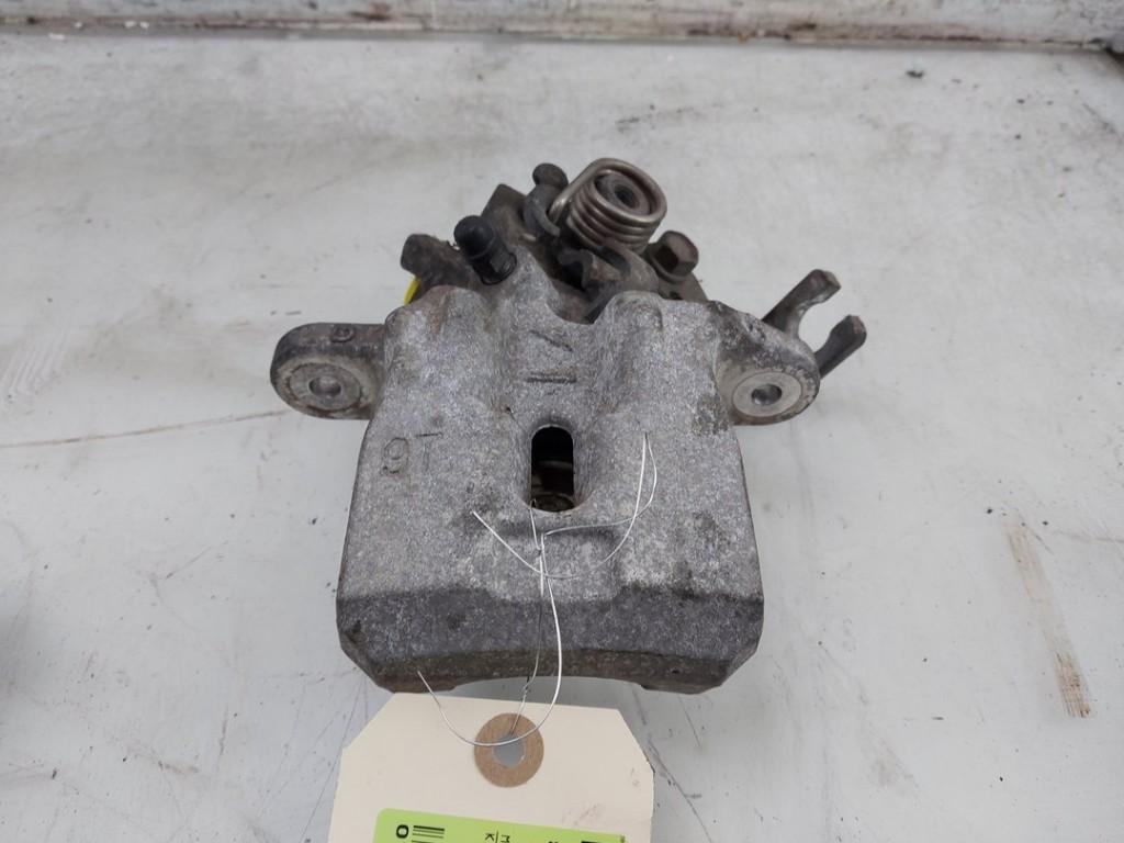 ETRIER DE FREIN ARRIÈRE DROIT Suzuki Swift (ZC / ZD), Suzuki-Allee 7
64625  Bensheim, DE, Suzuki Deutschland GmbH, Kontakt@suzuki.de