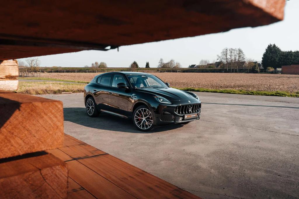 Maserati Grecale GT | 2.0 Turbo MHEV (bj 2022, automaat), Auto's, Automaat, Zwart, Leder, 5 zetels
