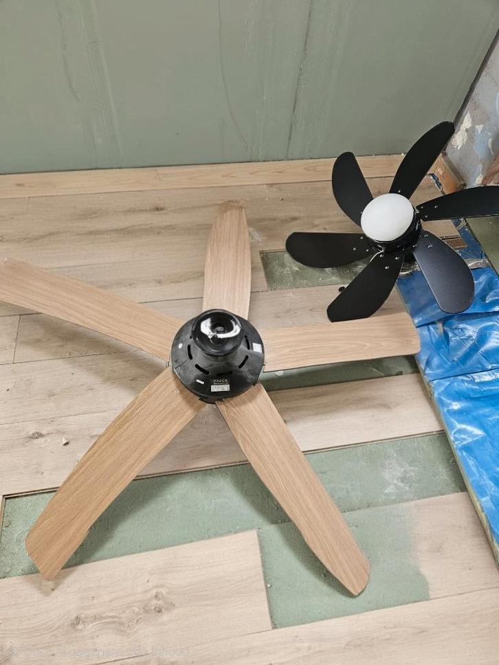 2x plafondventilator zwart of houtlook, Elektronische apparatuur, Ventilatoren, Zo goed als nieuw, Plafondventilator, Ventilator met afstandsbediening