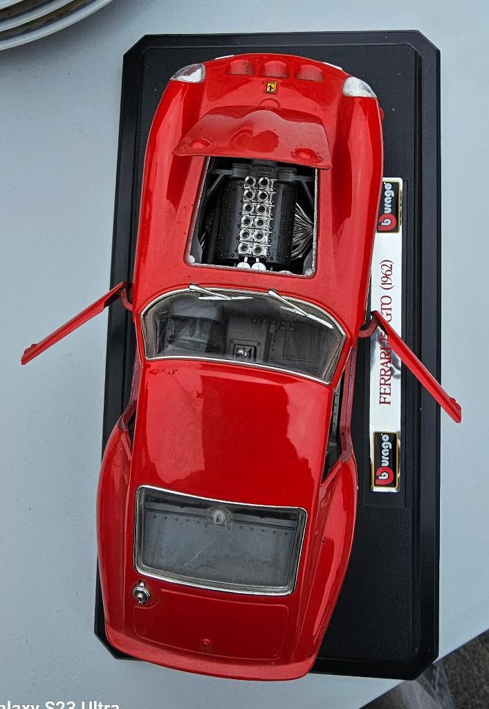 Voiture miniature Ferrari 250 GT 1962 – Bburago, Collections, Collections Autre, Comme neuf, Enlèvement ou Envoi