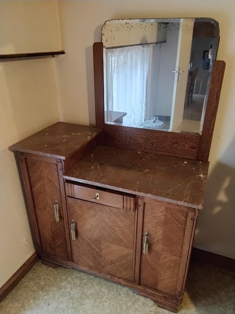 Commode, bruin marmer blad met spiegel, Enlèvement
