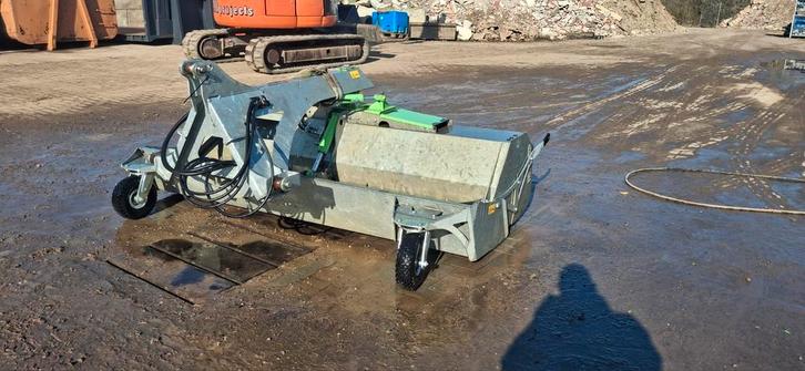 Veegborstel voor tractor zocon, Articles professionnels, Machines & Construction | Grues & Excavatrices, Enlèvement