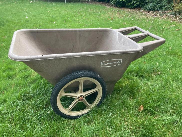 Brouette Rubbermaid très robuste – grande capacité, Jardin & Terrasse, Brouettes, Utilisé, Manuelle, À deux roues, Enlèvement
