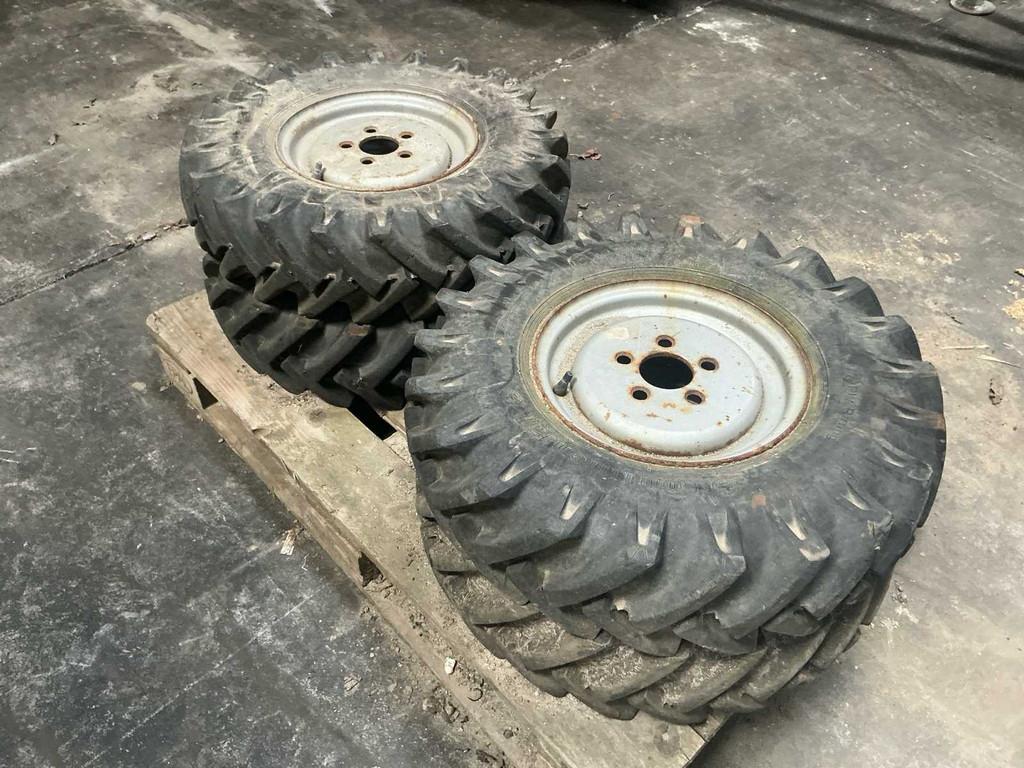 Continental Weidemann shovel set banden, Zakelijke goederen, Landbouw | Onderdelen | Banden, Velgen en Assen