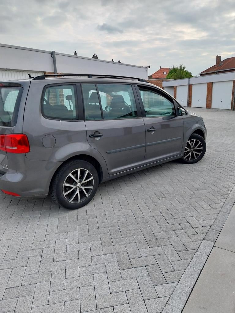 Volkswagen touran 1.6 tdi à vendre avec 214000km, Autos, Volkswagen, Euro 5, Achat, Boîte manuelle, Diesel