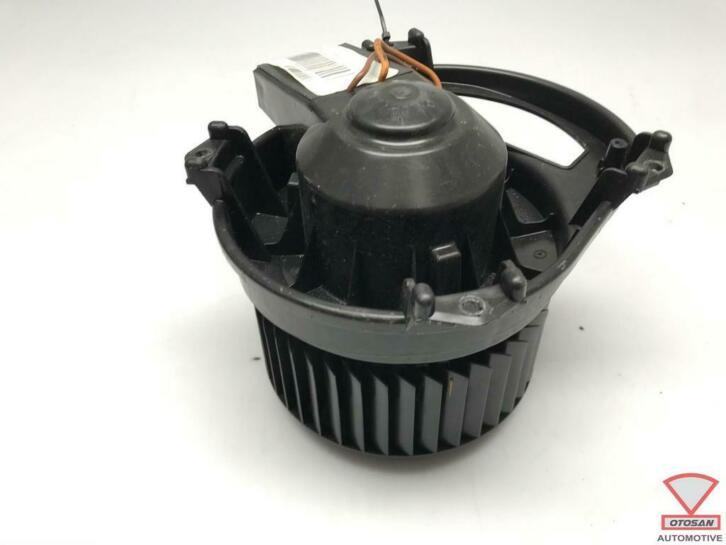 ventilateur de moteur de chauffage mercedes classe b w246 a2, Mercedes-Benz AG, Mercedes-Benz, Utilisé, Mercedesstrasse 120
70372  Stuttgart, DE