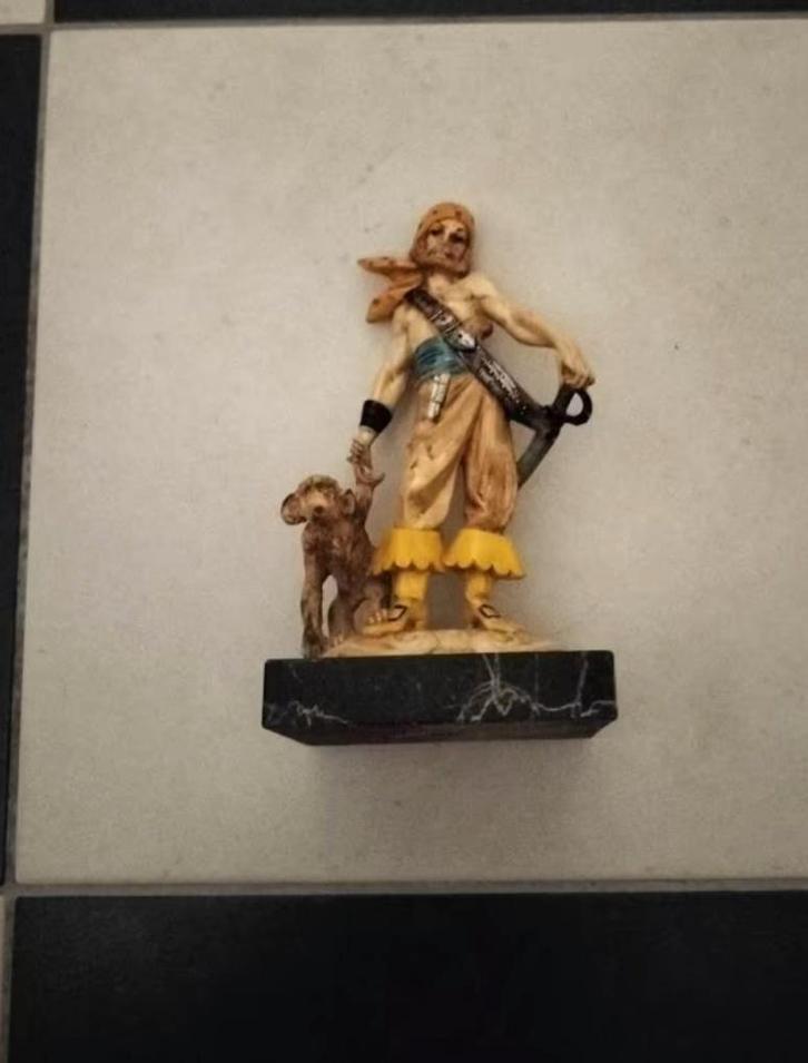 Vintage Fontanini Piraat met Aap – Carrara Marmer Voet – 70s, Collections, Statues & Figurines, Enlèvement