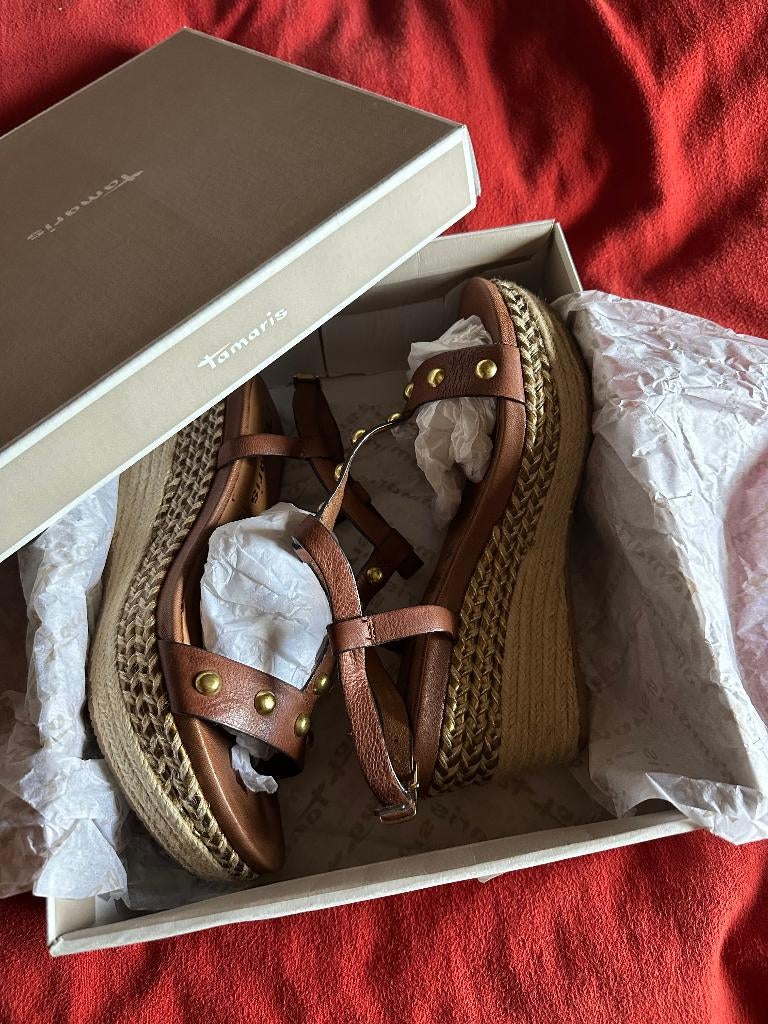 Sandaal met sleehak maat 39 Tamaris, Tamaris, Bruin, Zo goed als nieuw, Sandalen of Muiltjes