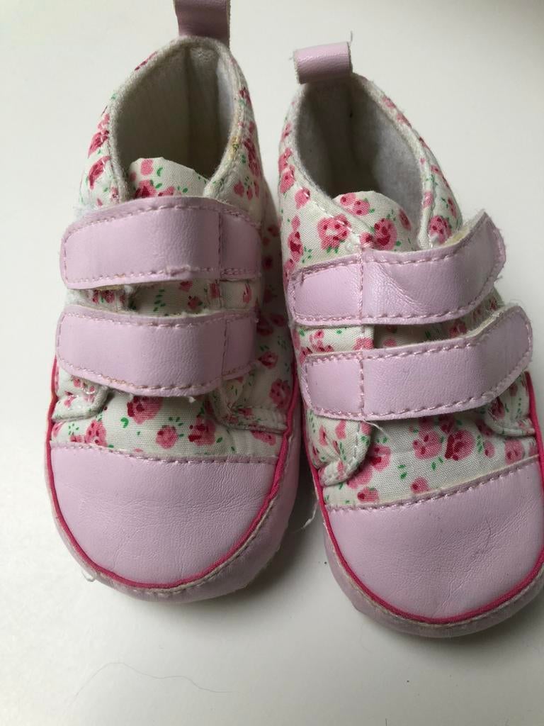 Baby slofjes of schoentjes maat 68/74, Enfants & Bébés, Vêtements de bébé | Chaussures & Chaussettes, Enlèvement, Fille, Bottines