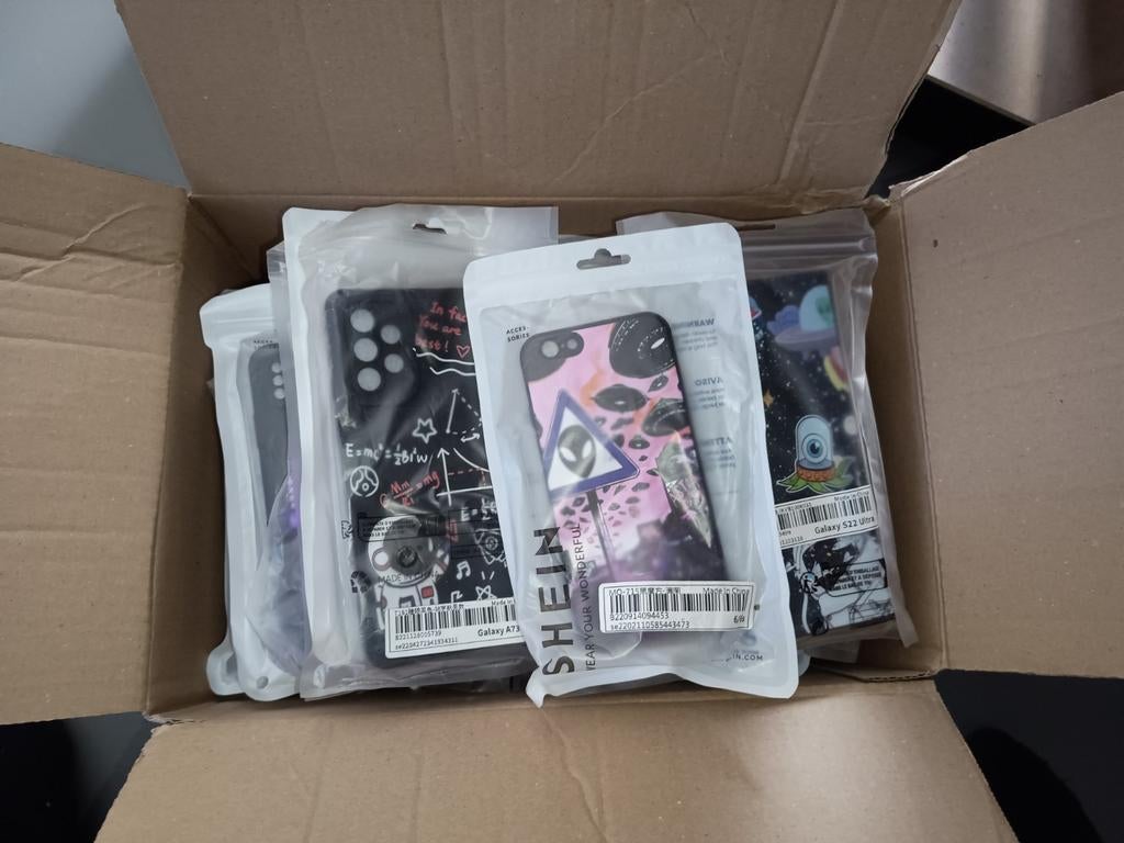 Telefoonhoesjes bundel (37 stuks) iphone/ samsung / huawei, Neuf, Résistant aux rayures, Enlèvement ou Envoi, Façade ou Cover