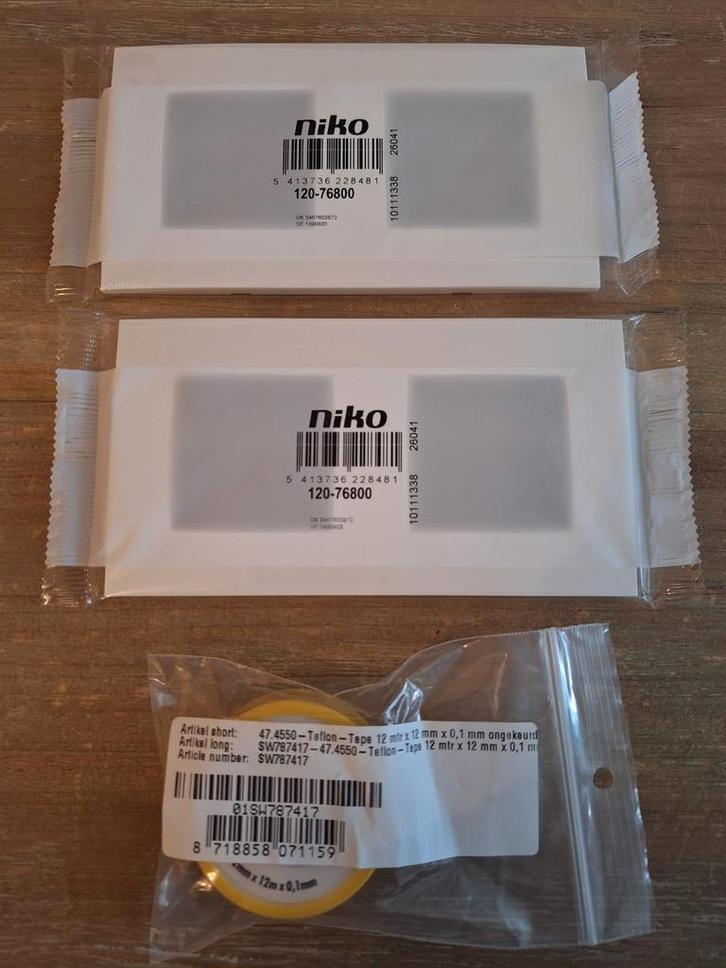 Niko afdekplaatjes + teflon PTFE tape, Doe-het-zelf en Bouw, Elektriciteit en Kabels, Ophalen of Verzenden
