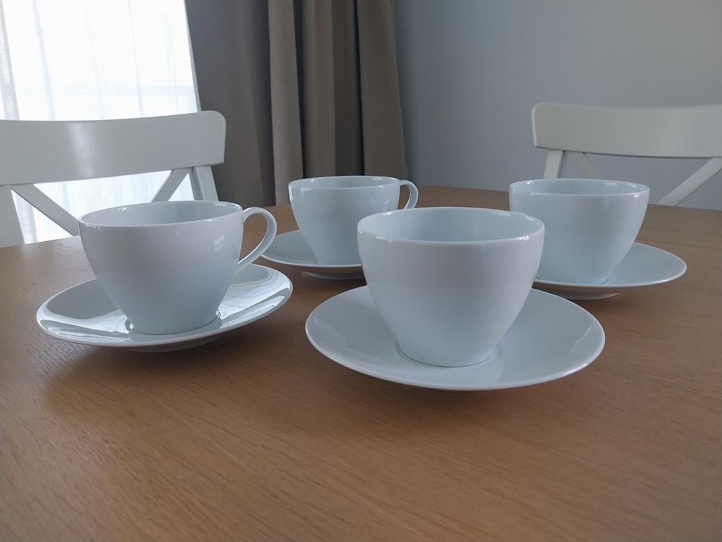 Porselein grote koppen met ondertas, Ophalen, Porselein