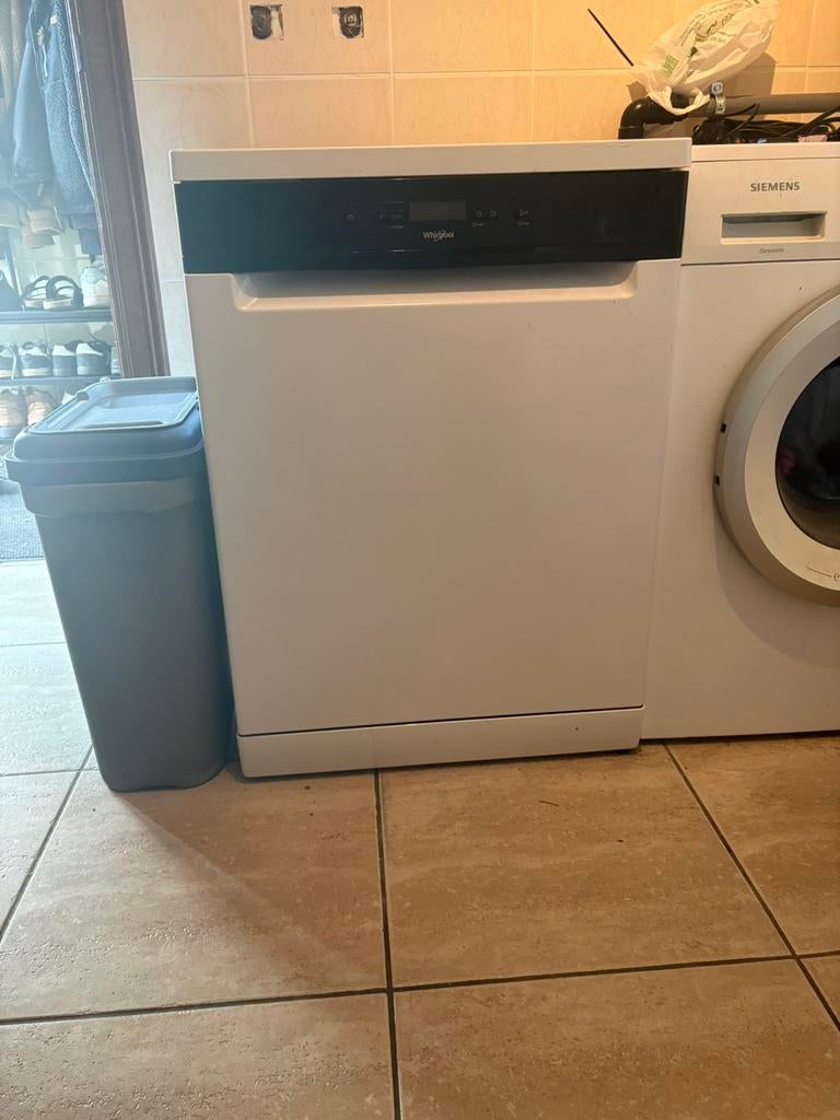 Whirlpool afwasmachine vrijstaand model, Ophalen, Zo goed als nieuw, Vrijstaand
